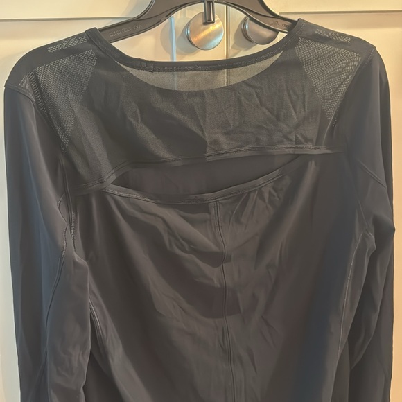 Lululemon Long Sleeve - Picture 3 of 4